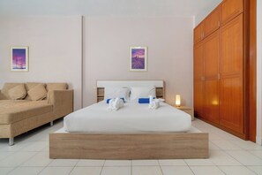Villa City, 4 camere da letto, piscina privata | 4 camere, una cassaforte in camera, con stile personalizzato
