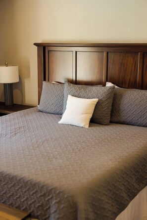 4 عدّة غرف نوم ومكتب ومكواة/لوح كي وواي فاي مجانًا