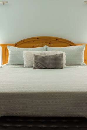 4 habitaciones, escritorio, tabla de planchar con plancha y wifi gratis 