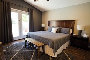 4 bedrooms, desk, iron/ironing board, free WiFi