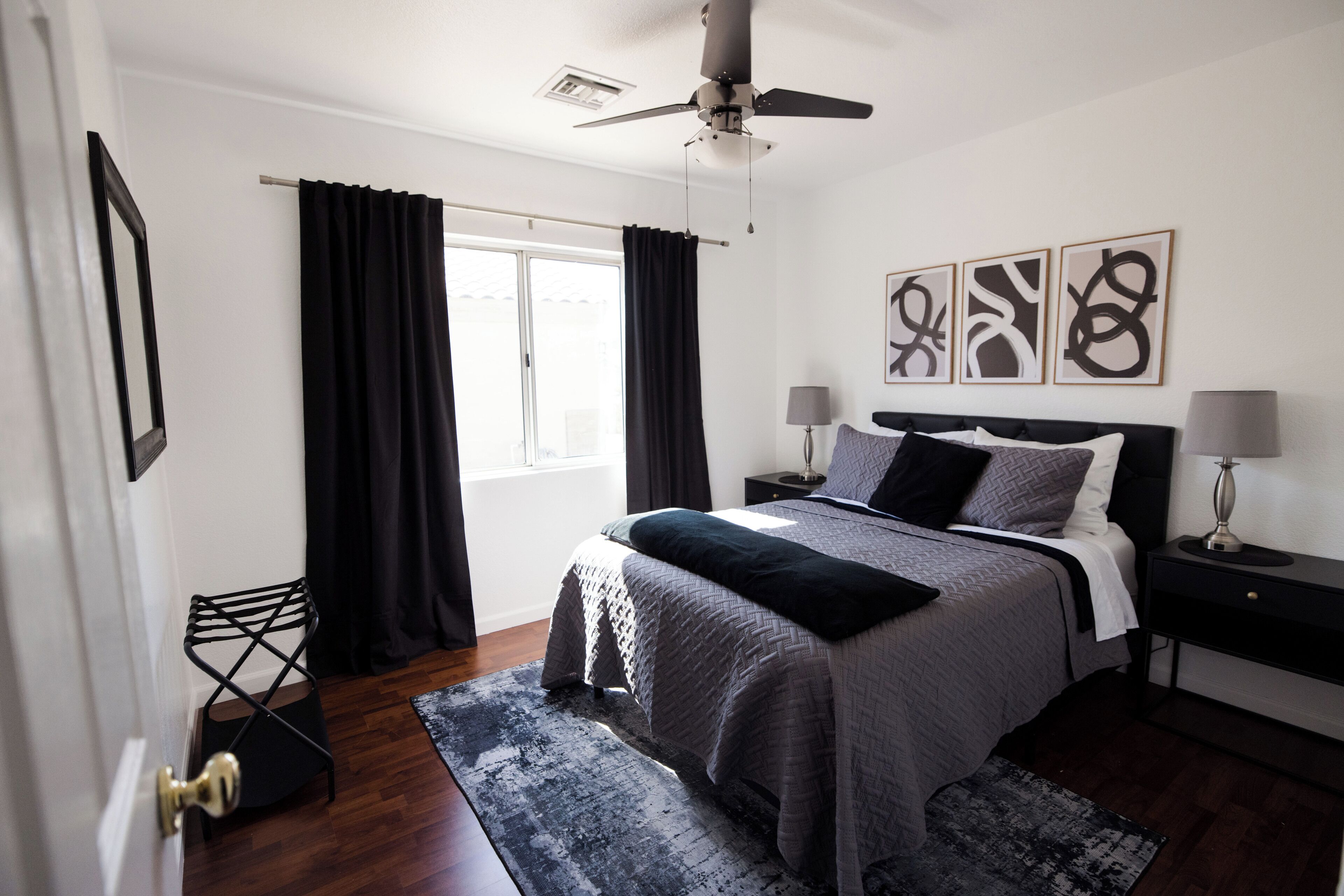 4 bedrooms, desk, iron/ironing board, WiFi (free)