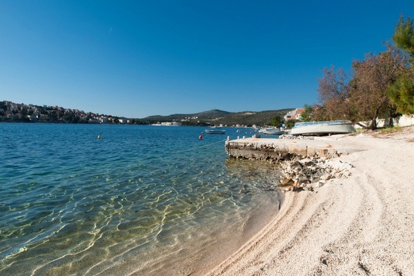 Apartment (One Bedroom Apartment with Terrace) | Beach