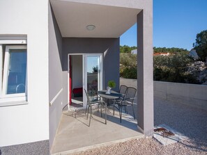 Apartment (One Bedroom Apartment with Terrace) | Exterior