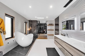 Bathroom - Luxury Villa (Los Angeles)