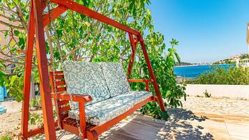 House (Three Bedroom Holiday Home with Swimm) | Exterior