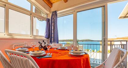 Holiday Home Happy Holiday