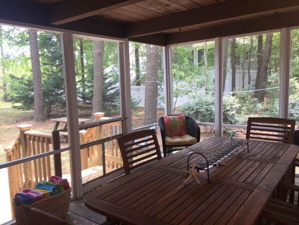 Dining - 30 Bridge Road, Middlesex Beach (Bethany Beach)