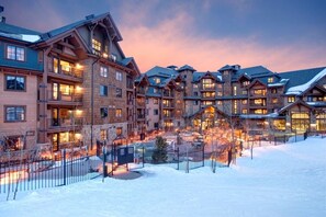 Exterior - Ski In/Out - Grand Lodge Peak 7 - 1 Bedroom Master - Sleep 4 - Full Kitchen (Breckenridge)