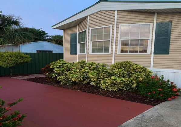 Terrace/patio - Caribbean Shores Vacation Rentals (Jensen Beach)