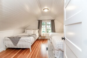 3 bedrooms, WiFi, bed sheets