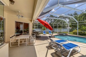 A heated pool - Tipsy Turtle - 5867 Miami Rd (Venice)