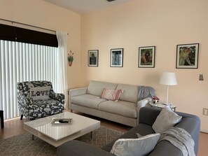 Smart TV, DVD player - Laurel Pines - 123 Loblolly Lane (Nokomis)