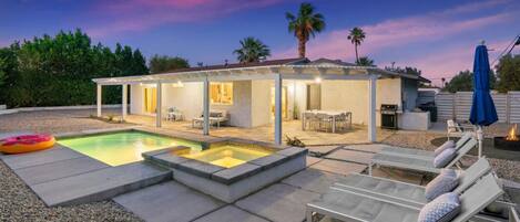 Outdoor pool, a heated pool