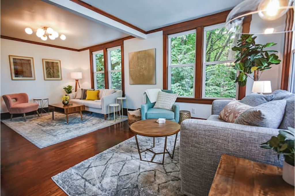 Renovated River View in the Heights!