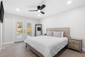 4 habitaciones, tabla de planchar con plancha, wifi y ropa de cama 