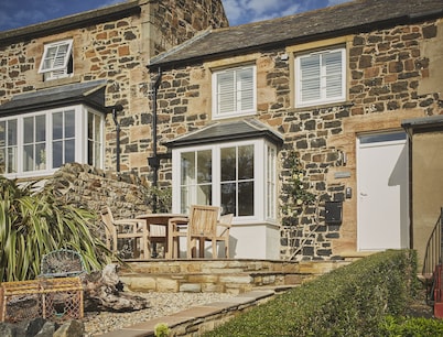 Driftwood -  a pet friendly that sleeps 4 guests  in 2 bedrooms