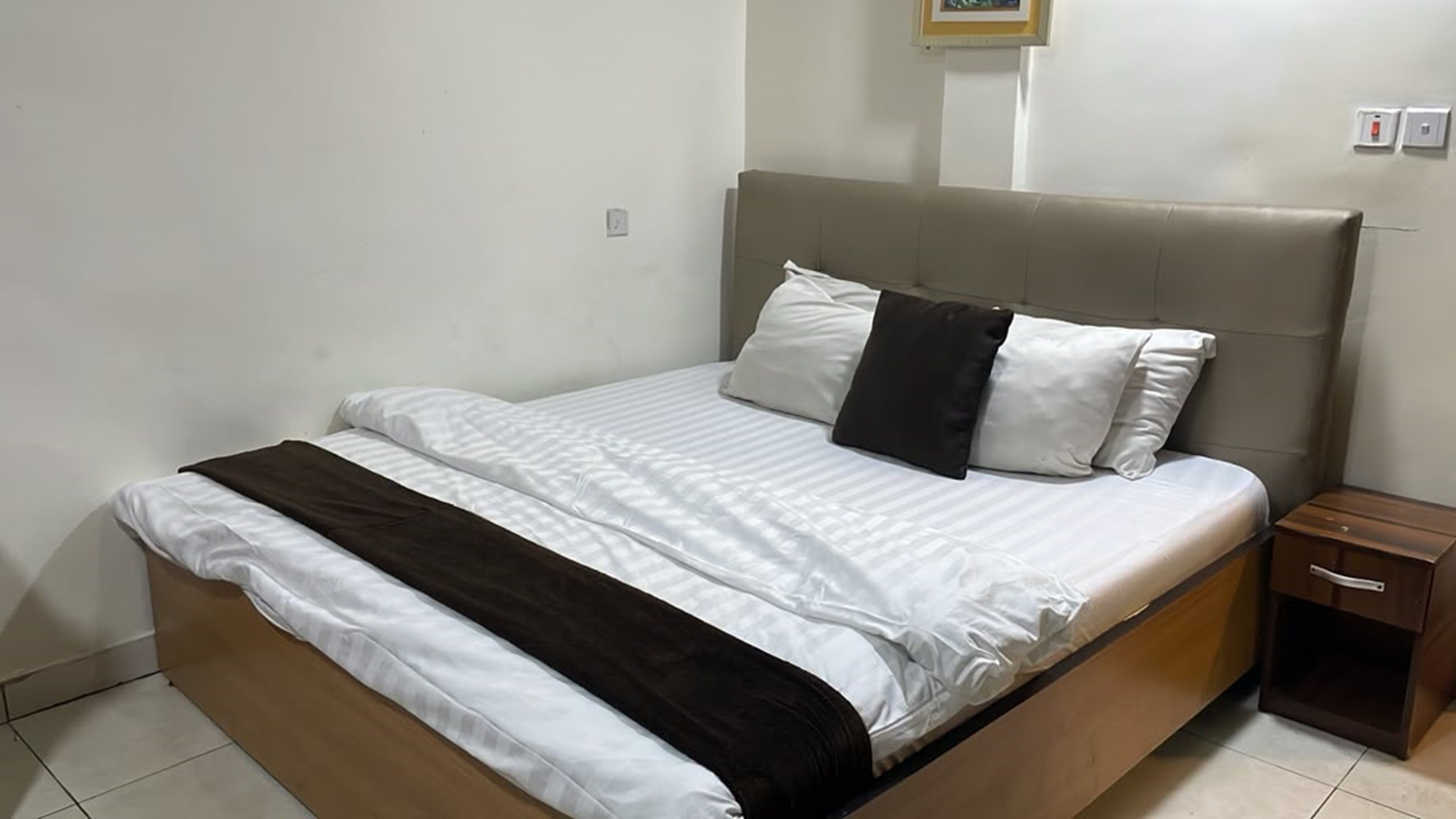 Egyptian cotton sheets, premium bedding, memory foam beds, desk