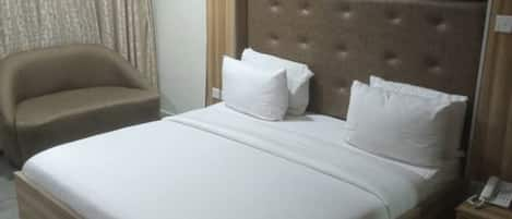 Executive Suite | Egyptian cotton sheets, premium bedding, memory foam beds