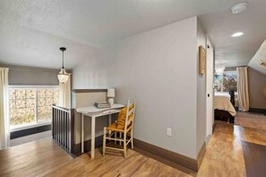 2 chambres, bureau, Wi-Fi gratuit, draps fournis
