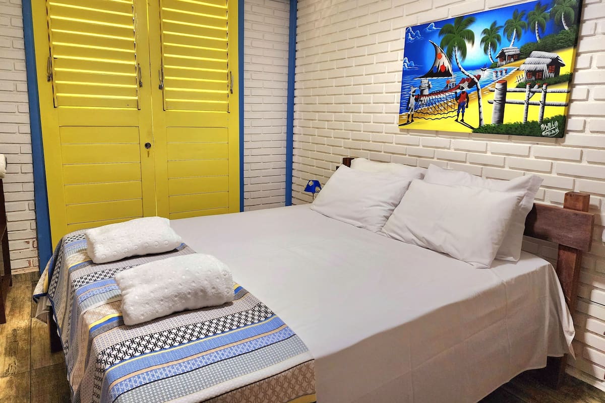 Quarto Duplo Vista Frontal - Térreo | Minibar, laptop workspace, free WiFi, bed sheets