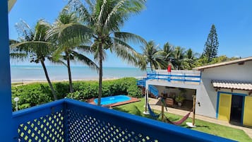 Minibar, espai de treball apte per a portàtils i wifi gratuïta