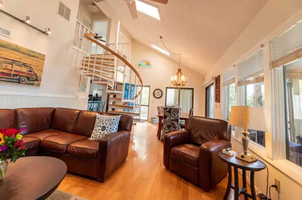 Smart TV, fireplace, table tennis