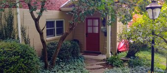 Large but cozy apartment, in a private setting. Walking distance to town.