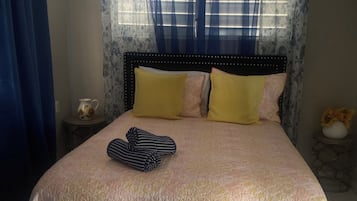 3 bedrooms, travel cot, WiFi, bed sheets