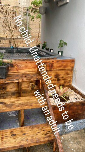 Cozy Home w/ private parking- 10 min to beach