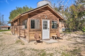 Property grounds - Laid-Back Vibe! Waterfront Lake Dunlap Studio (South)