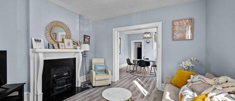 Téléviseur, bureau