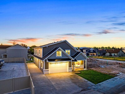 Sauna, Hot tub, Game Room, Pool, Walk 2 Marina!