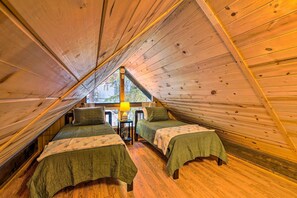 2 bedrooms, iron/ironing board, Internet, bed sheets
