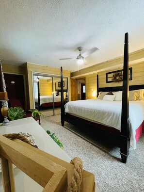 4 bedrooms, free WiFi, bed sheets - Rustic cabin just outside of Madison! (Madison)