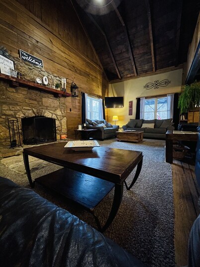 Rustic cabin just outside of Madison!