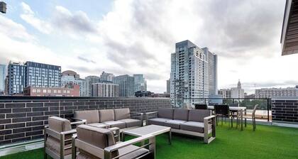 Breathtaking Downtown Penthouse B - Sleeps 11