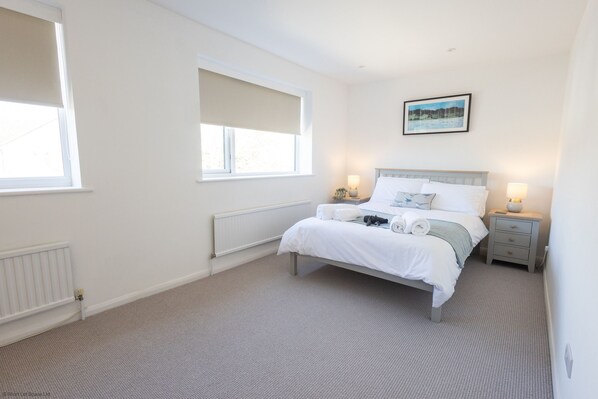 3 bedrooms, desk, iron/ironing board, WiFi