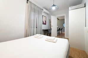3 Schlafzimmer, Schreibtisch, Bügeleisen/Bügelbrett, Internetzugang