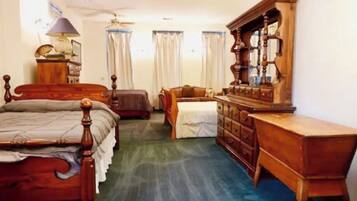 3 slaapkamers, een bureau, een strijkplank/strijkijzer, gratis wifi