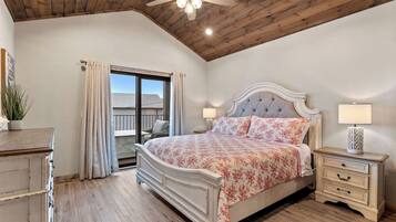 7 bedrooms, desk, iron/ironing board, travel cot