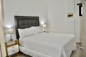 3 Schlafzimmer, Schreibtisch, Bügeleisen/Bügelbrett, kostenloses WLAN