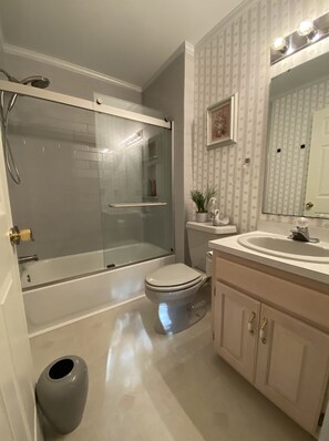 Douche, papier toilette