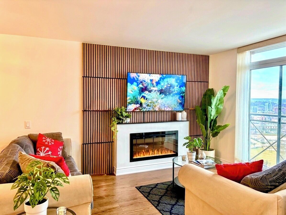 Smart TV, fireplace