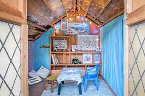 Property grounds - Whitstable's Beachcombers, Sleeps 10, Dog Friendly (Whitstable)