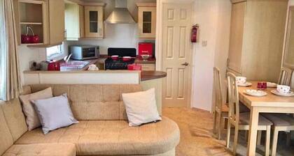 Heacham 3 Bedroom Caravan With Decking