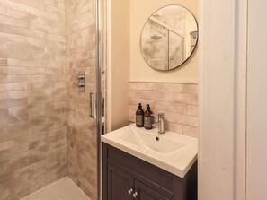 Cottage | Bathroom | Shower - St Giles (Ambleside)