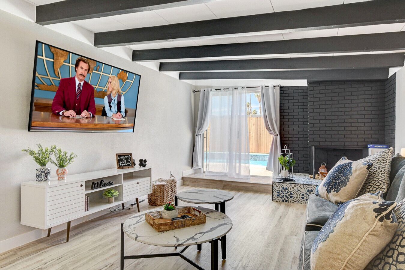 TV connectée, cheminée, jeux vidéo, baby-foot