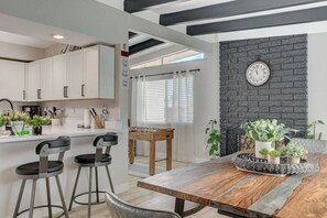 Dining - Lady Luck Oasis Large Pool Central Dogs Welcome (Las Vegas)