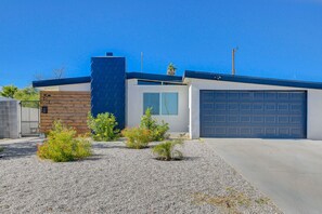 Exterior - Lady Luck Oasis Large Pool Central Dogs Welcome (Las Vegas)