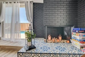 Interior - Lady Luck Oasis Large Pool Central Dogs Welcome (Las Vegas)